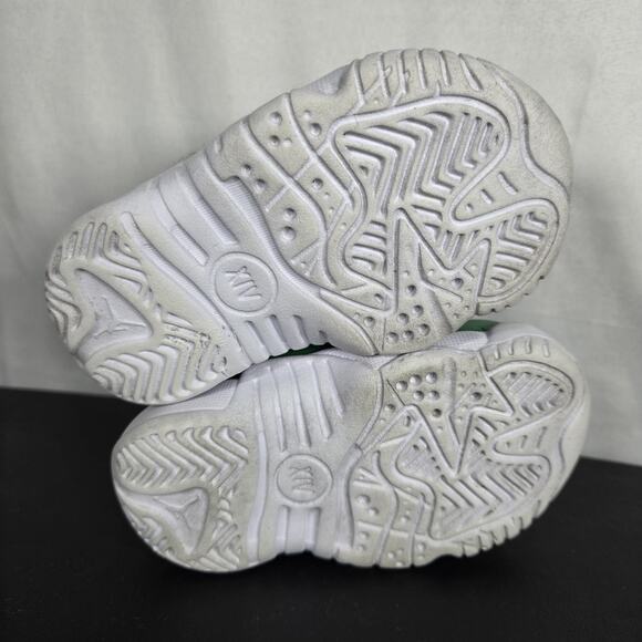Jordan Jumpman Two Trey Sneakers Infant Toddler 4 Green White Basketball Shoes - Picture 9 of 9